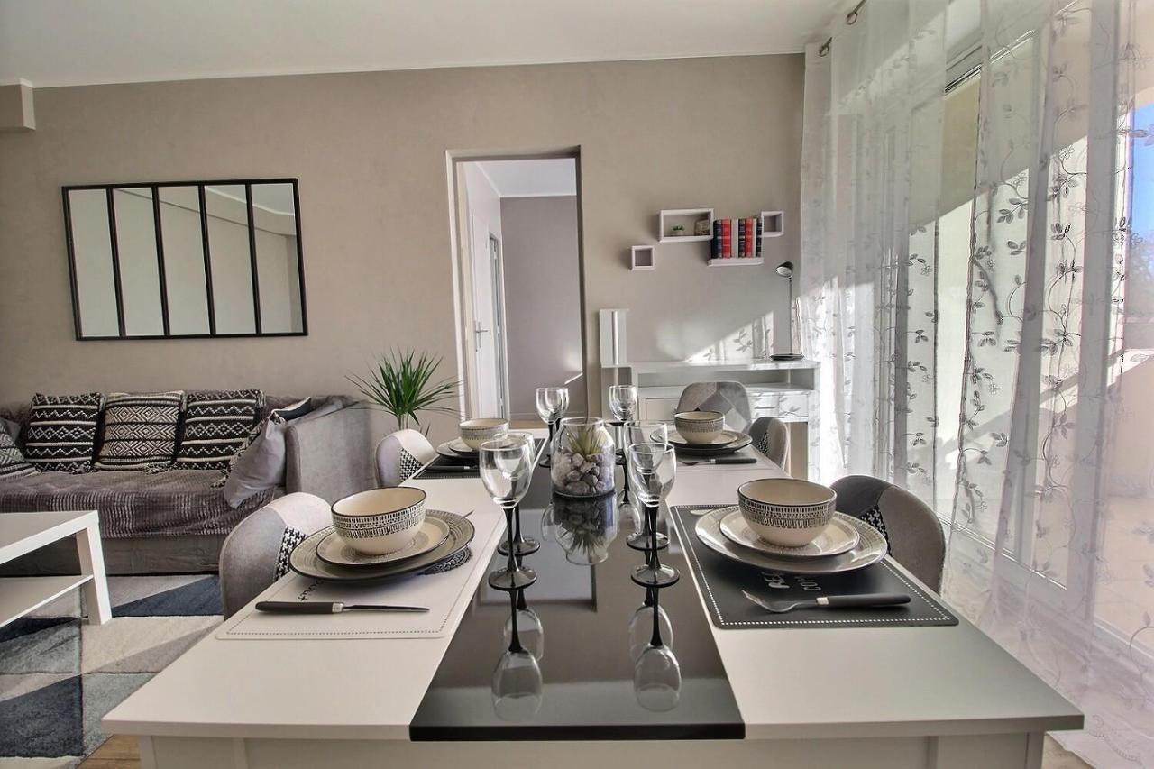 Epipapu Appartement 57 M2 - Parking Prive - Loggia - بورج المظهر الخارجي الصورة